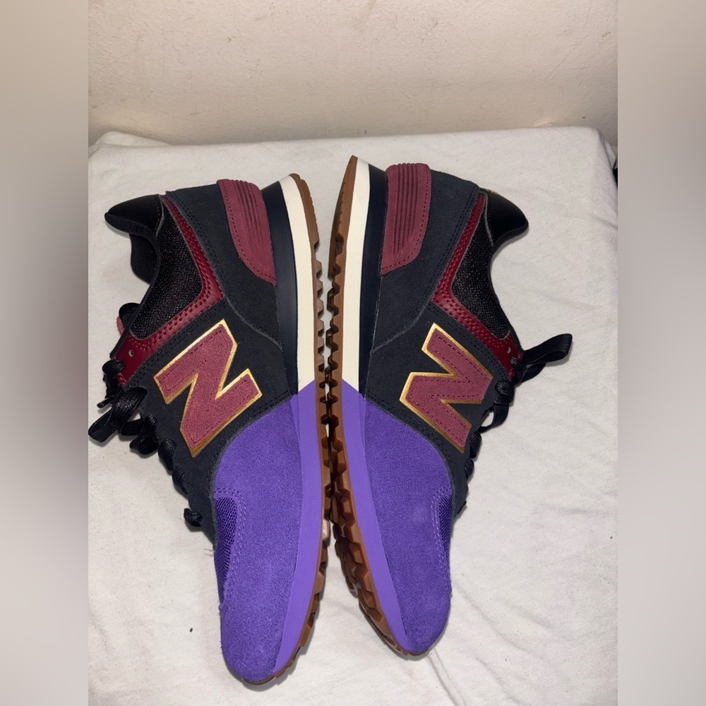 New Balance 574 Black
History Month BHM 2021 Size 9 - Picture 6 of 8